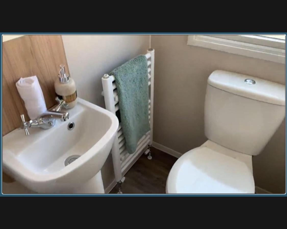 Exotic 3-Bed Caravan At Newquay Holiday Park Villa Exterior foto