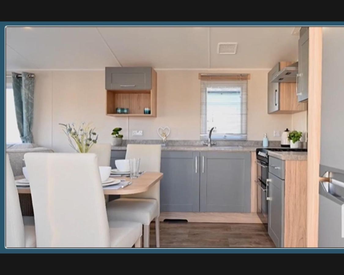 Exotic 3-Bed Caravan At Newquay Holiday Park Villa Exterior foto
