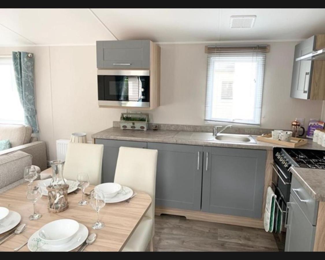 Exotic 3-Bed Caravan At Newquay Holiday Park Villa Exterior foto