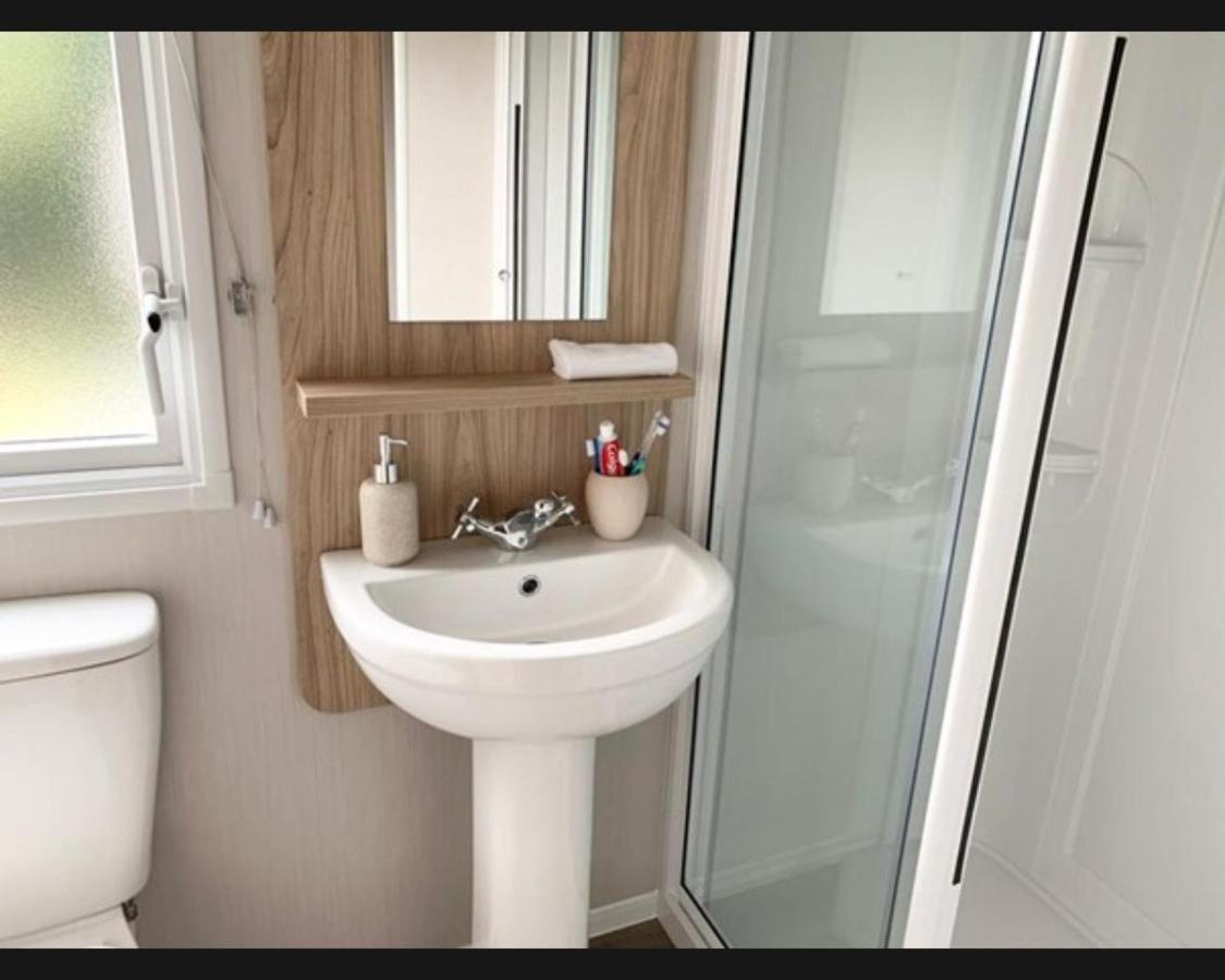 Exotic 3-Bed Caravan At Newquay Holiday Park Villa Exterior foto
