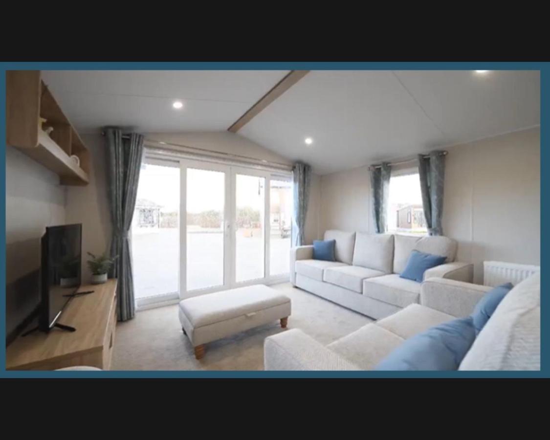 Exotic 3-Bed Caravan At Newquay Holiday Park Villa Exterior foto