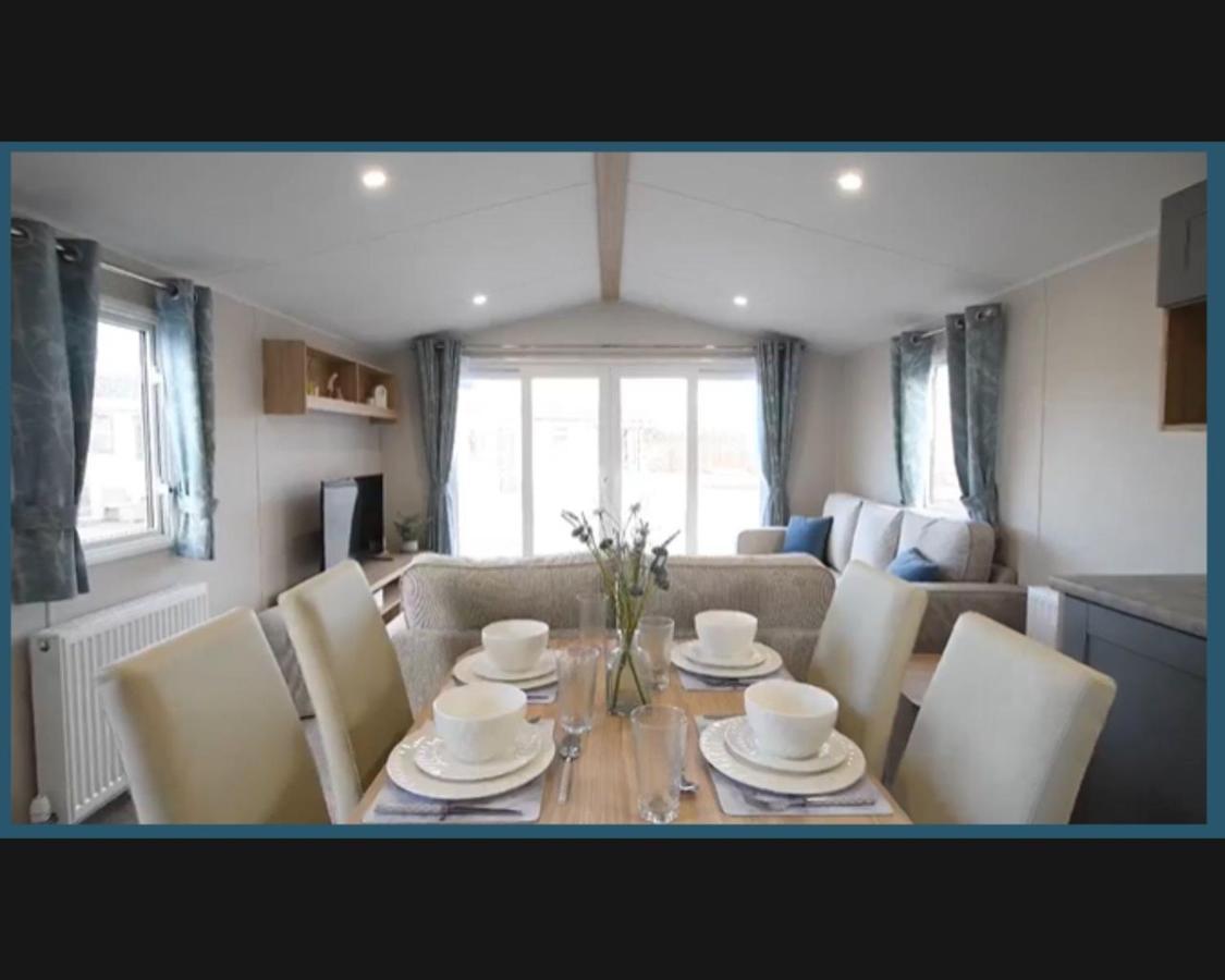 Exotic 3-Bed Caravan At Newquay Holiday Park Villa Exterior foto