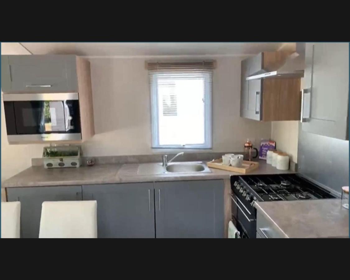 Exotic 3-Bed Caravan At Newquay Holiday Park Villa Exterior foto