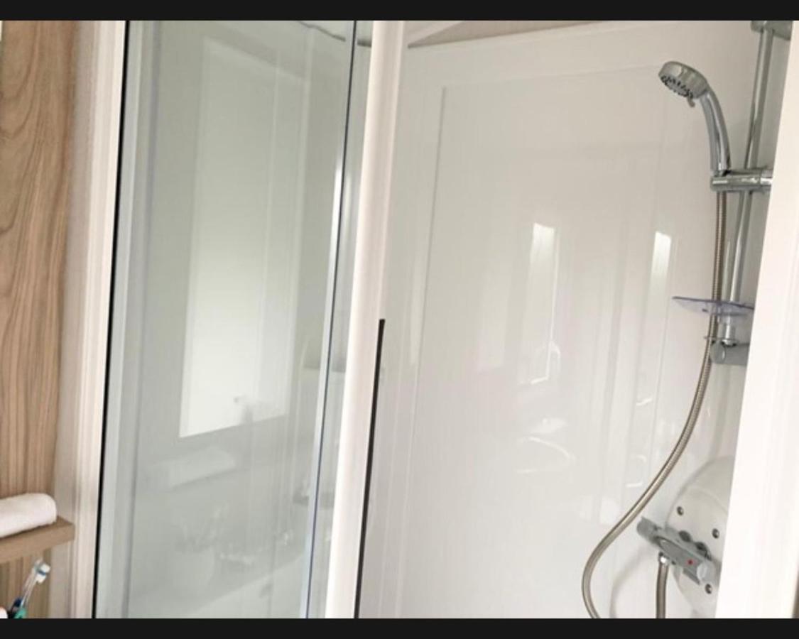 Exotic 3-Bed Caravan At Newquay Holiday Park Villa Exterior foto