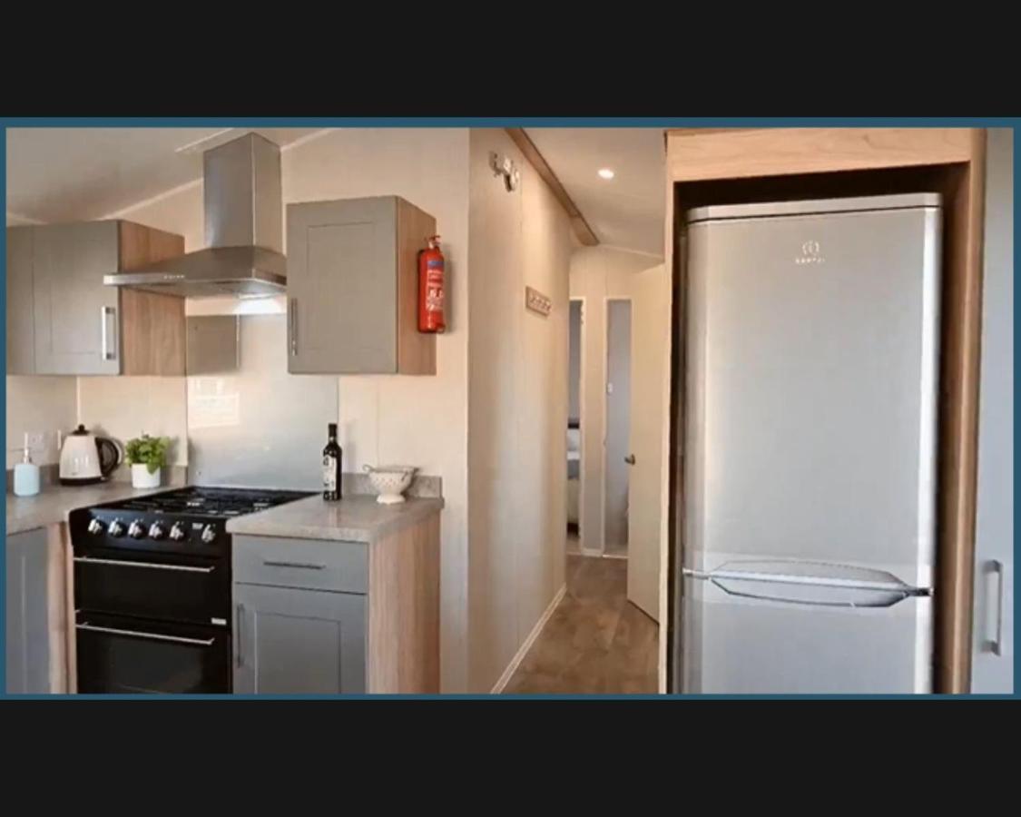 Exotic 3-Bed Caravan At Newquay Holiday Park Villa Exterior foto