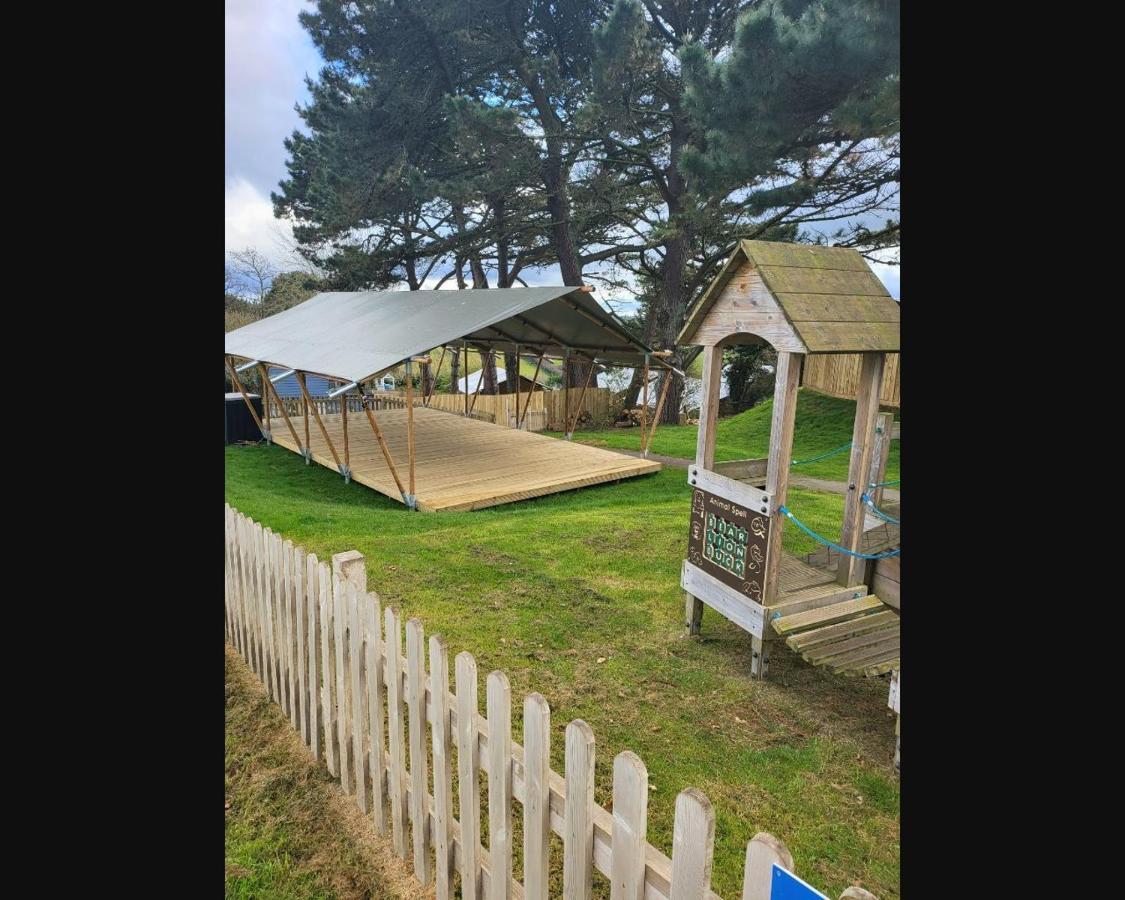 Exotic 3-Bed Caravan At Newquay Holiday Park Villa Exterior foto